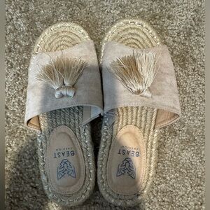 Beast Fashion LA espadrilles, size 6.